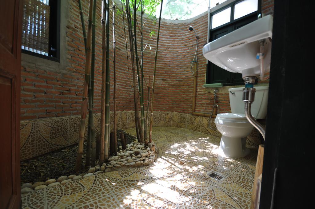 Ayutthaya Bouchic Hostel Exterior photo